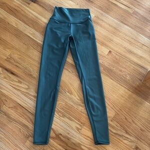Alo high waist air lift leggings clover green XS/ full 28”